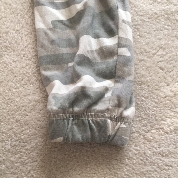 NWT wallflower camo bib overalls - Picture 6 of 12